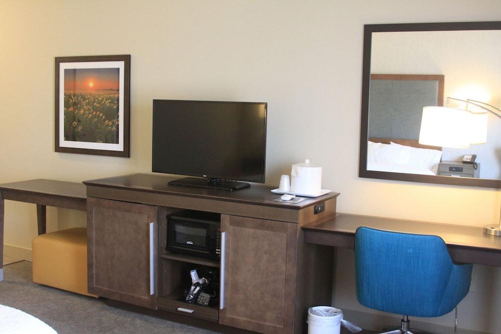 Hampton Inn 프랫 외부 사진