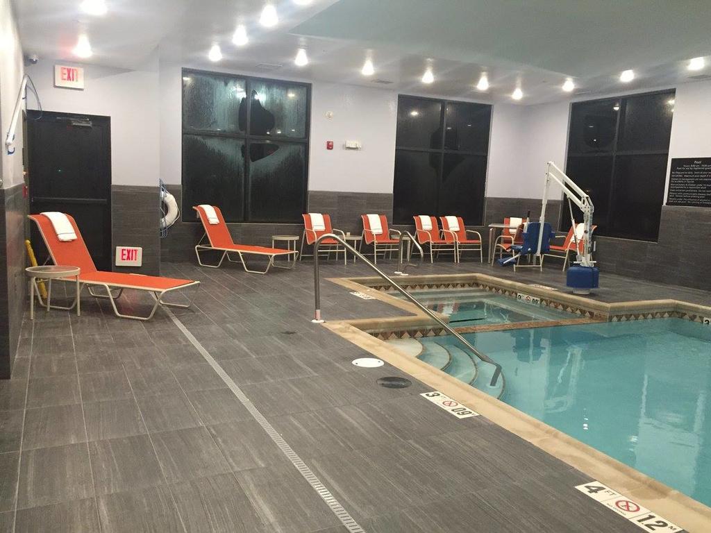 Hampton Inn 프랫 외부 사진