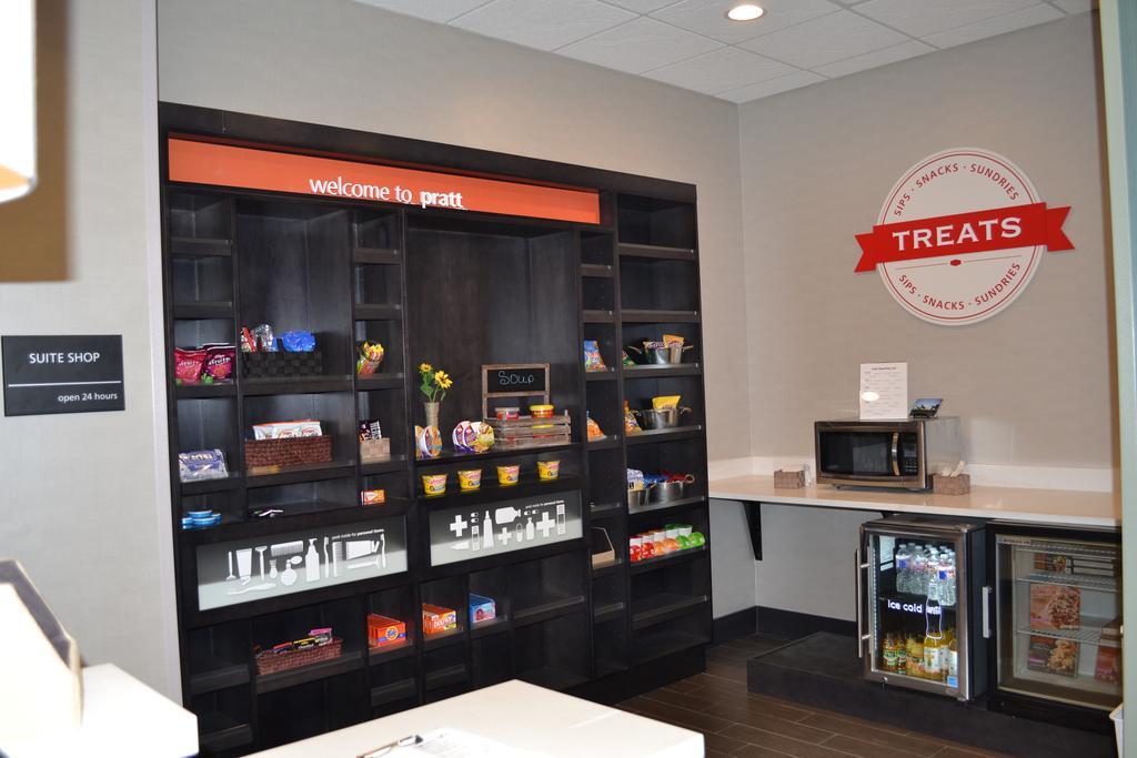 Hampton Inn 프랫 외부 사진