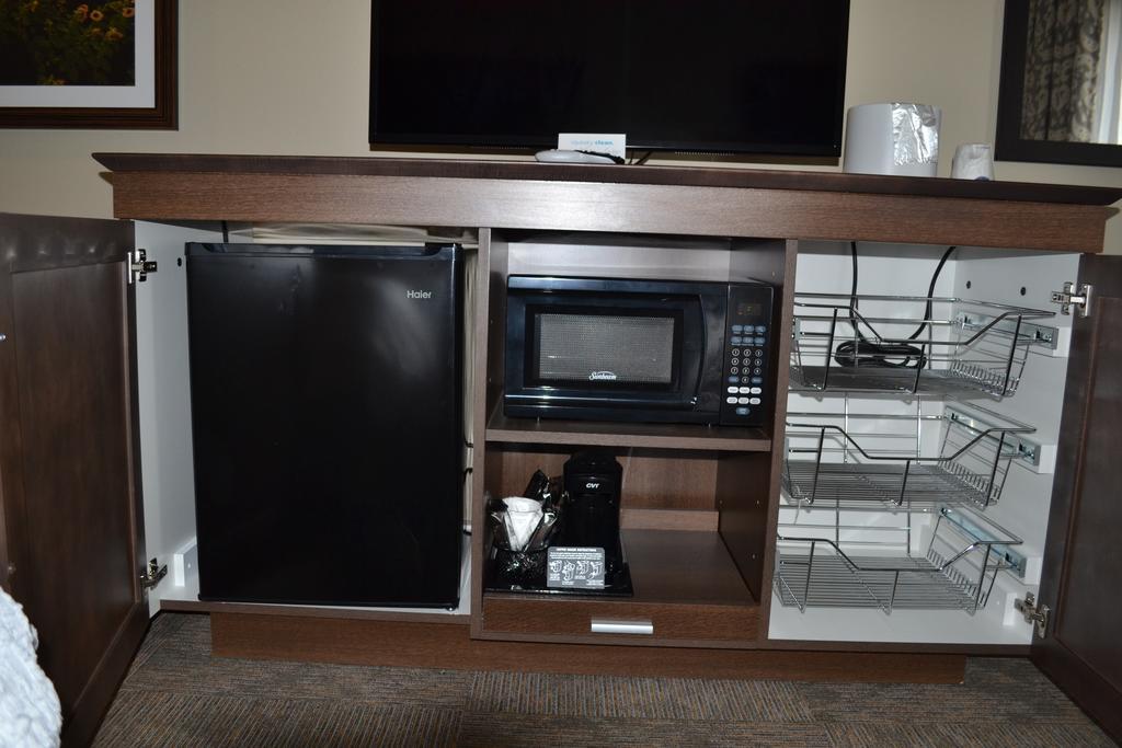 Hampton Inn 프랫 외부 사진