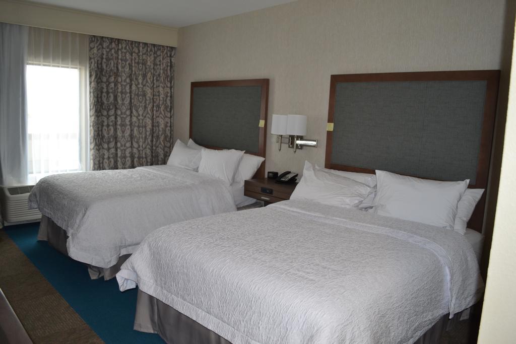 Hampton Inn 프랫 외부 사진