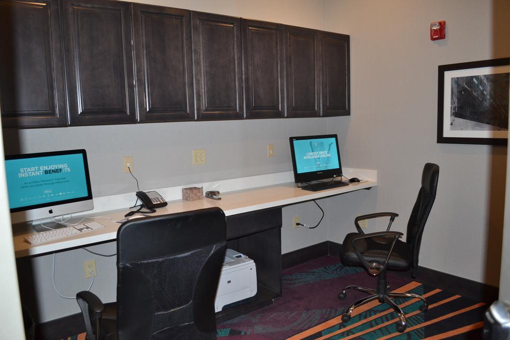 Hampton Inn 프랫 외부 사진