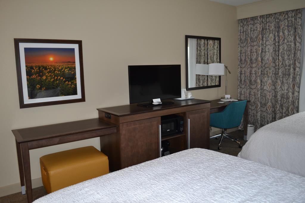 Hampton Inn 프랫 외부 사진