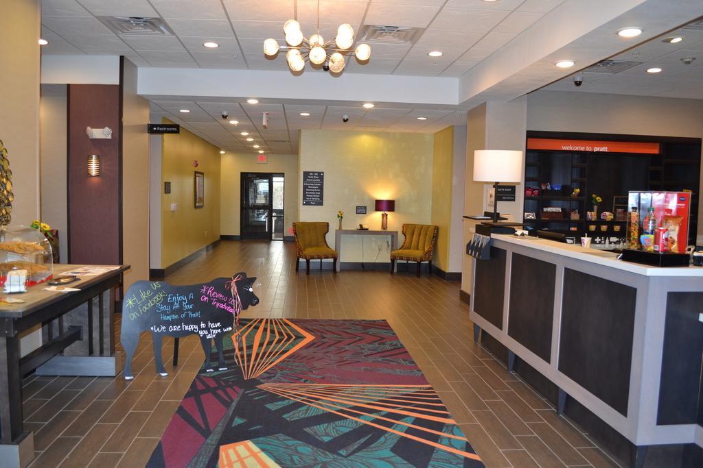 Hampton Inn 프랫 외부 사진