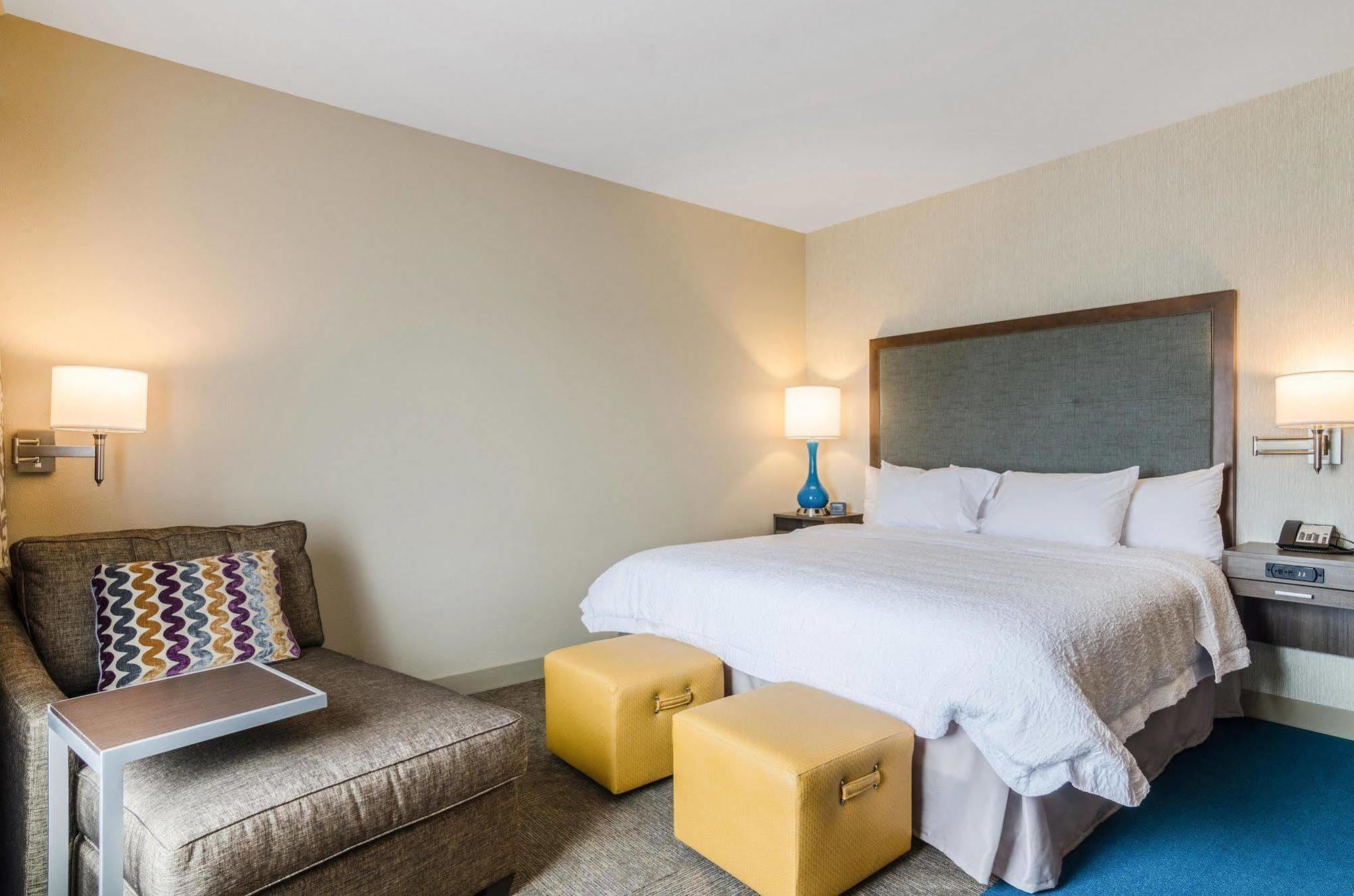 Hampton Inn 프랫 외부 사진
