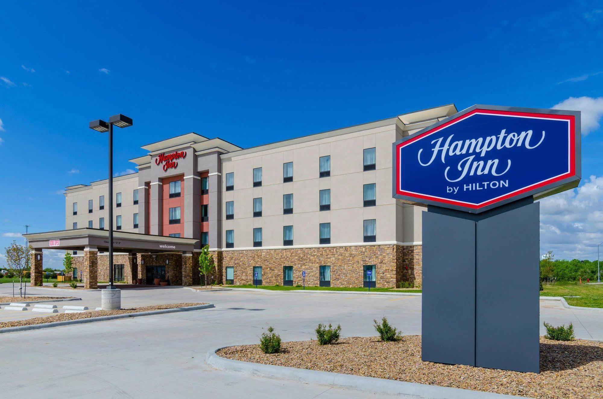 Hampton Inn 프랫 외부 사진