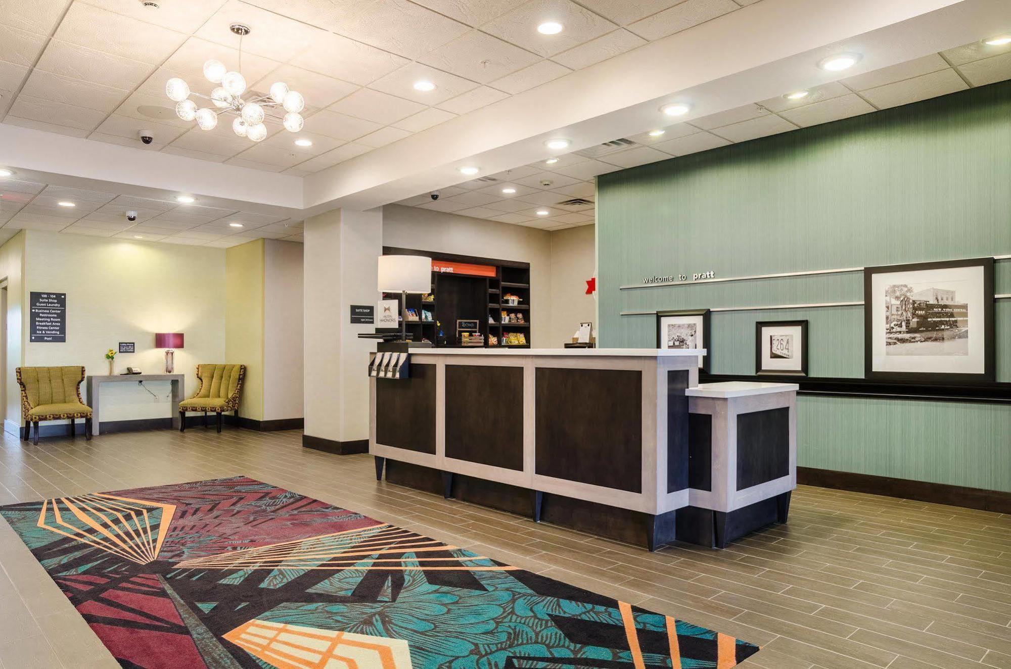 Hampton Inn 프랫 외부 사진