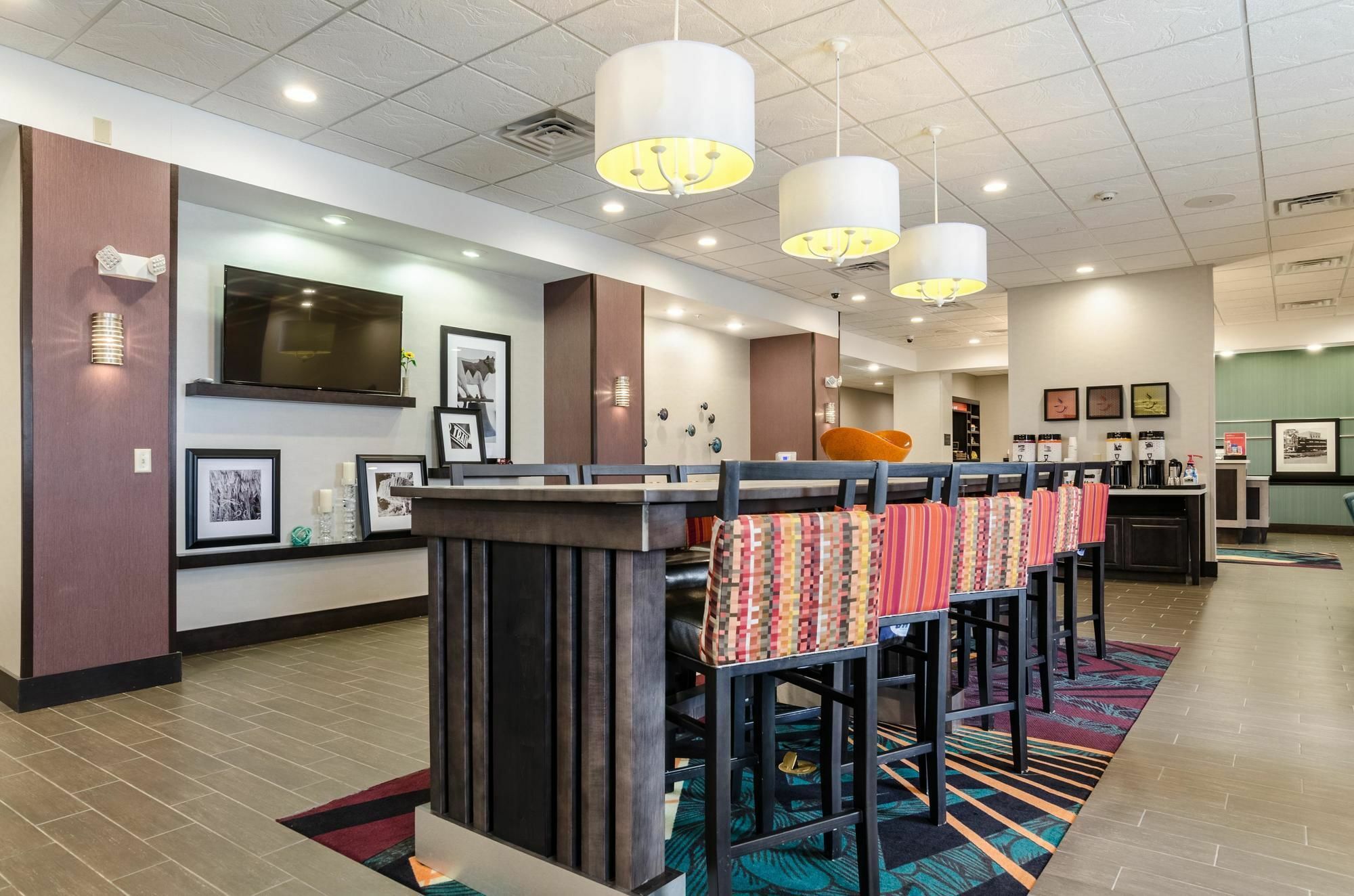 Hampton Inn 프랫 외부 사진