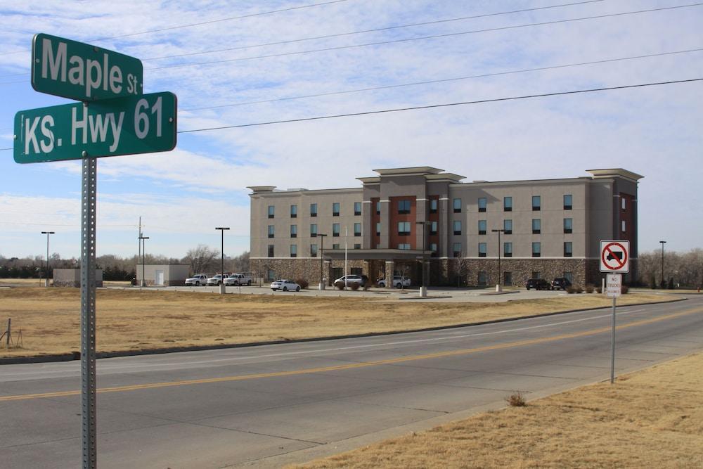 Hampton Inn 프랫 외부 사진